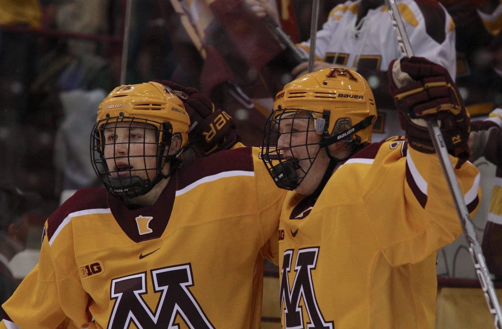 Gophers Split Weekend with Nittany Lions