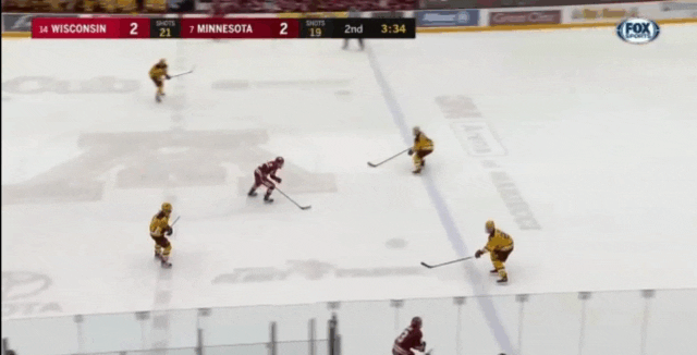 Badgers Hold on for 3-2 Win, Series Split at Gophers