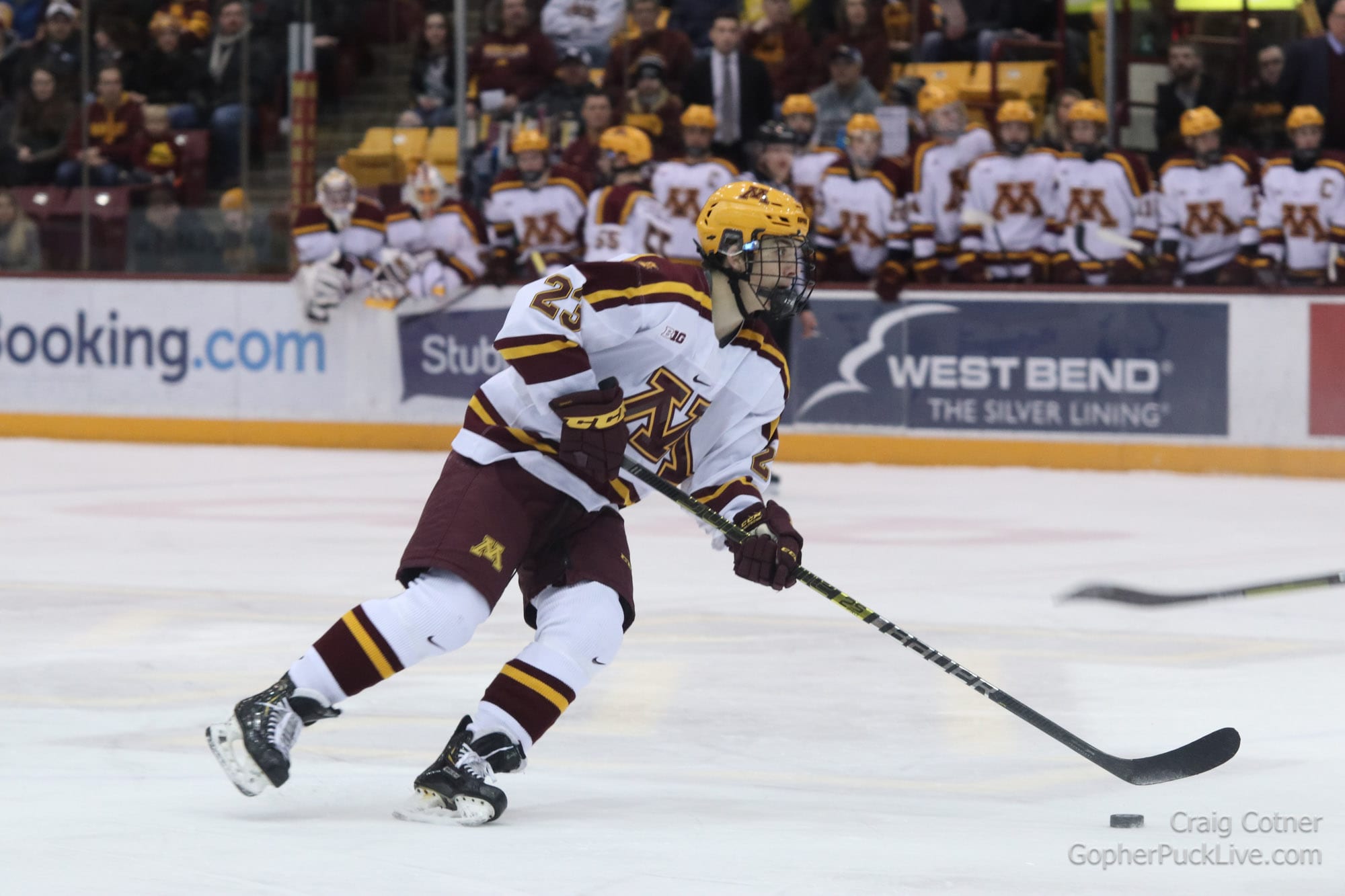 How Sweep It Is: Gophers Win x2 in State College; Extend Streak to 6