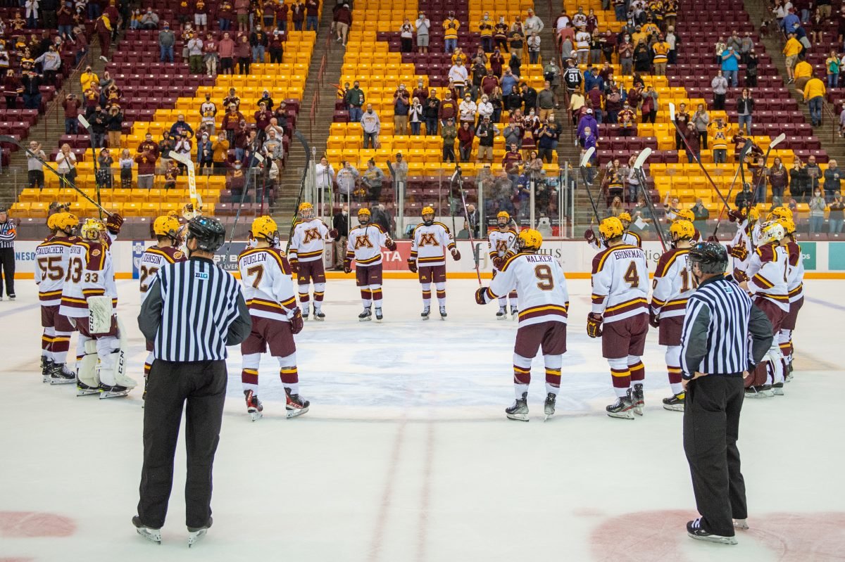 Gophers Sweep Mercyhurst