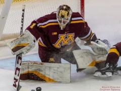 Justen Close makes a save. Photo by Bjorn Franke, Gopher Sports