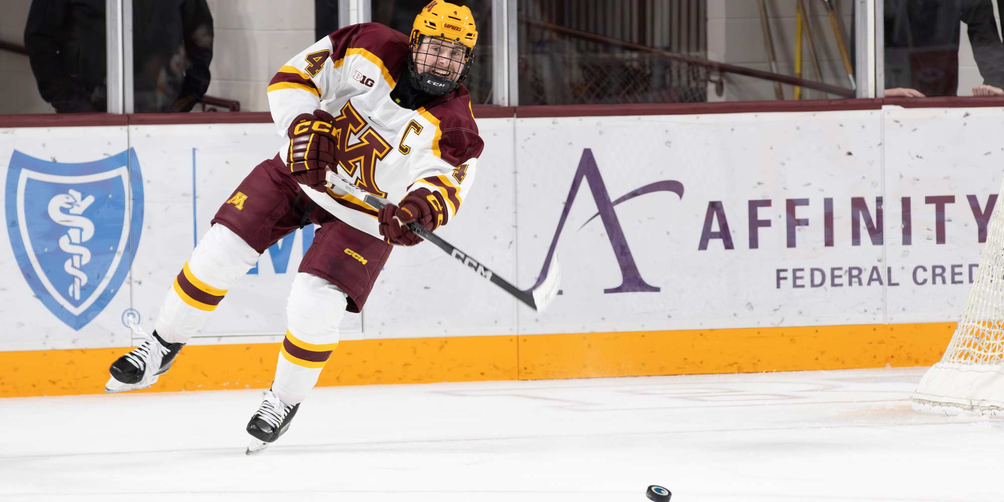 Mike Koster passes the puck